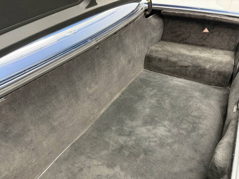 Image 21/23 of Mercedes-Benz 380 SL (1984)