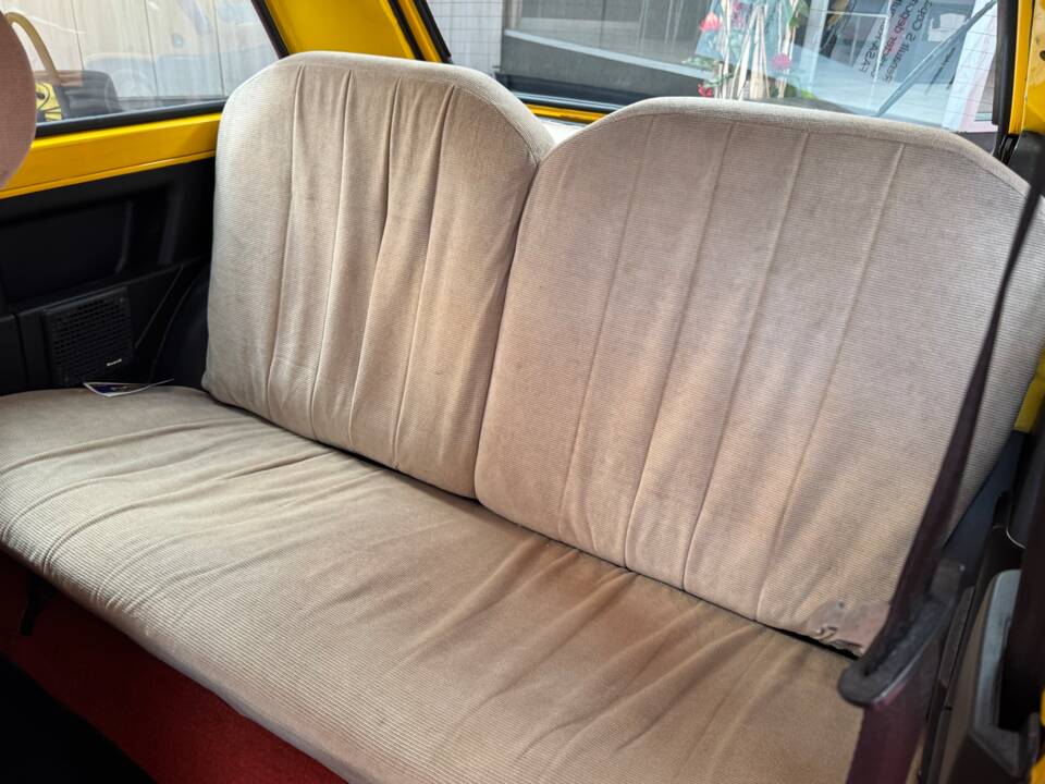 Image 22/34 of Renault R 5 Alpine Turbo (1981)