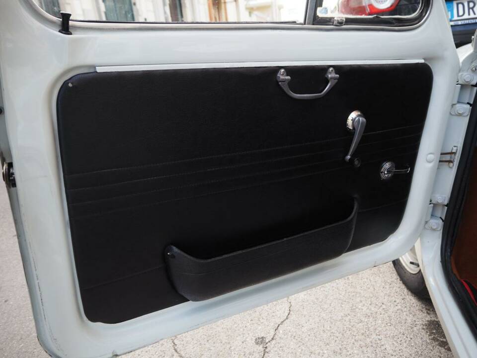 Image 23/50 of FIAT 500 F (1972)