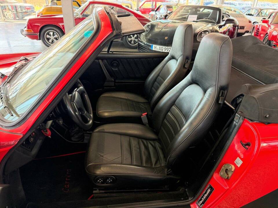 Imagen 32/35 de Porsche 911 Carrera 3.2 (1985)