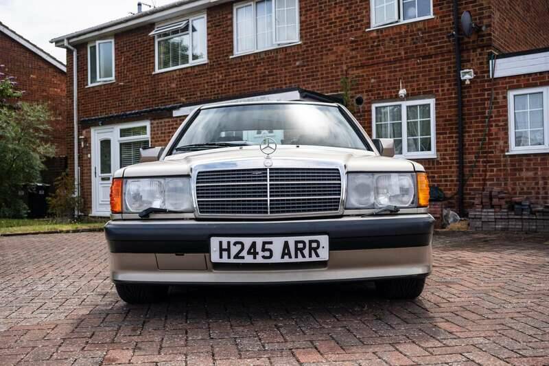 Image 8/50 of Mercedes-Benz 190 E 2.5-16 (1991)