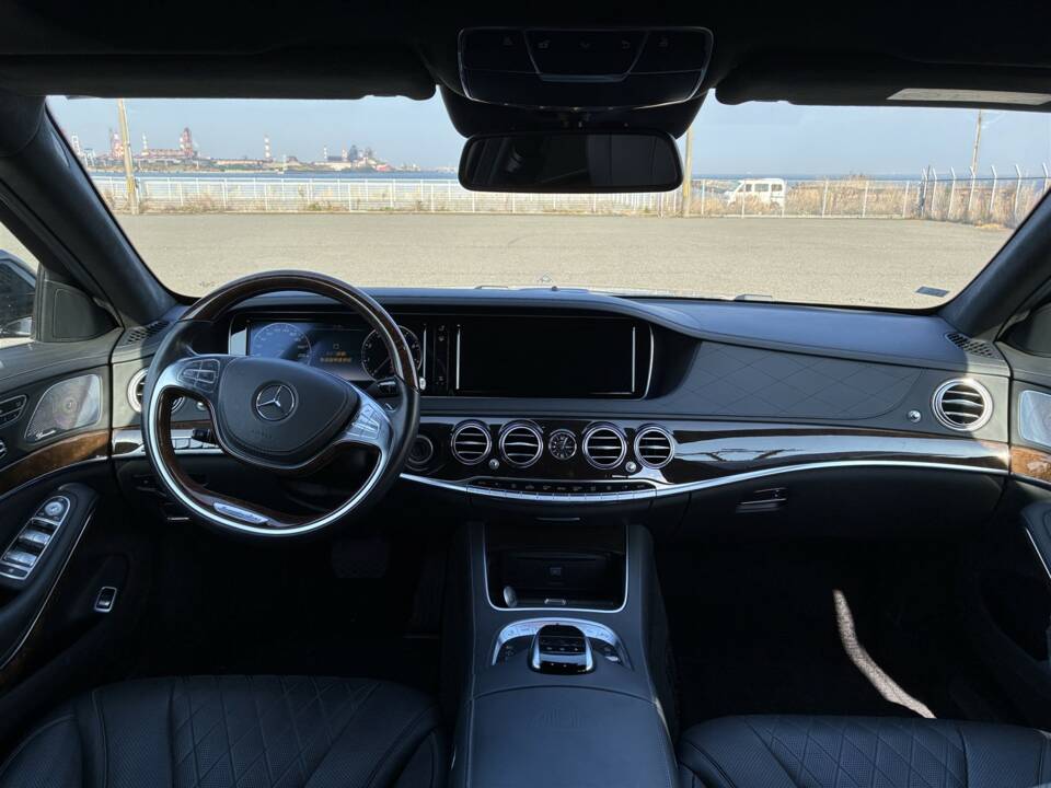 Bild 15/43 von Mercedes-Benz Maybach S 500 (2015)