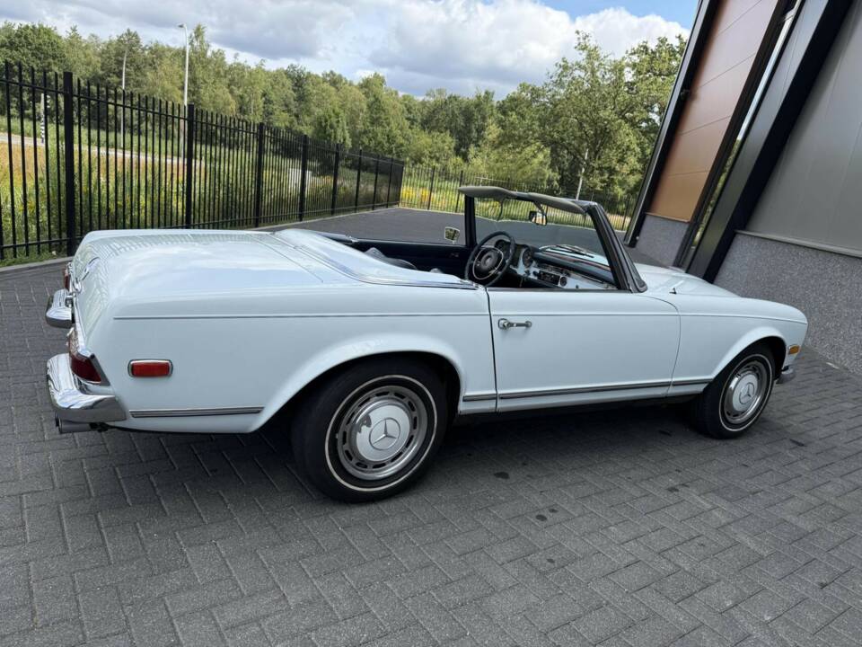Image 15/50 of Mercedes-Benz 280 SL (1968)