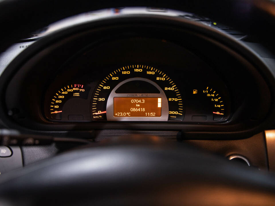 Bild 17/18 von Mercedes-Benz C 32 AMG (2001)