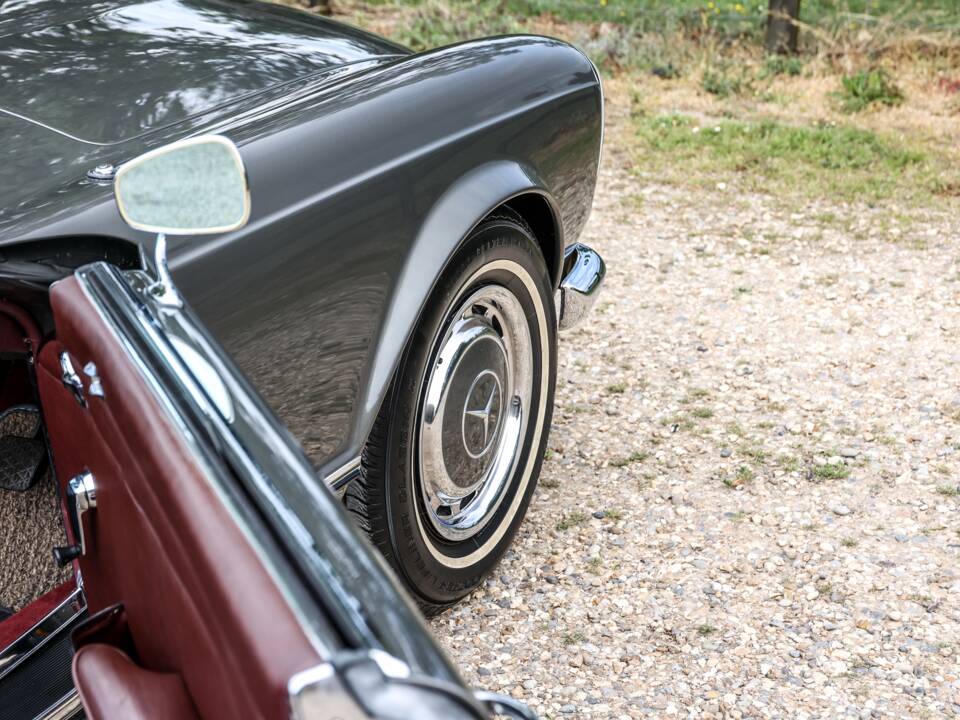 Afbeelding 26/27 van Mercedes-Benz 230 SL (1964)