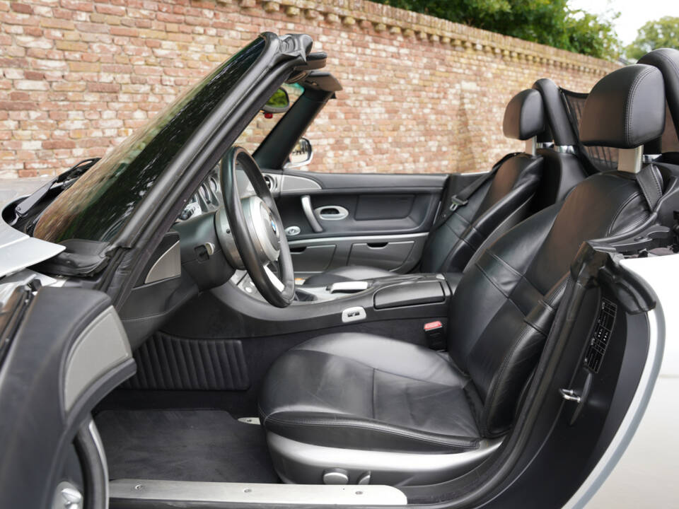 Image 9/50 of BMW Z8 (2000)