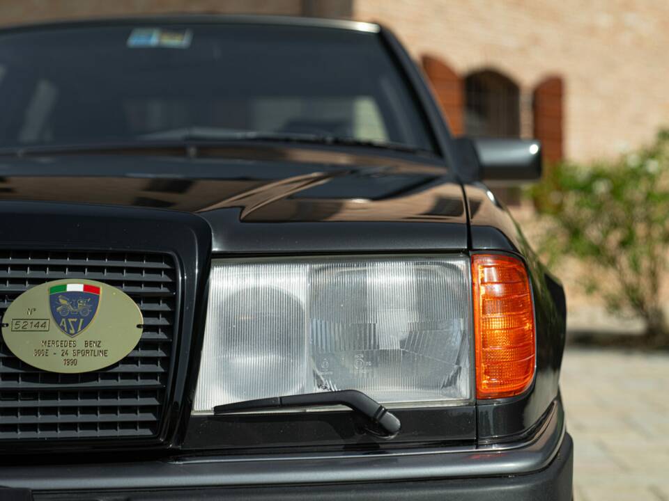 Bild 15/50 von Mercedes-Benz 300 E-24 (1989)