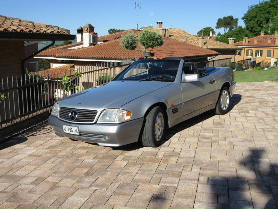 Image 1/39 of Mercedes-Benz SL 320 (1994)