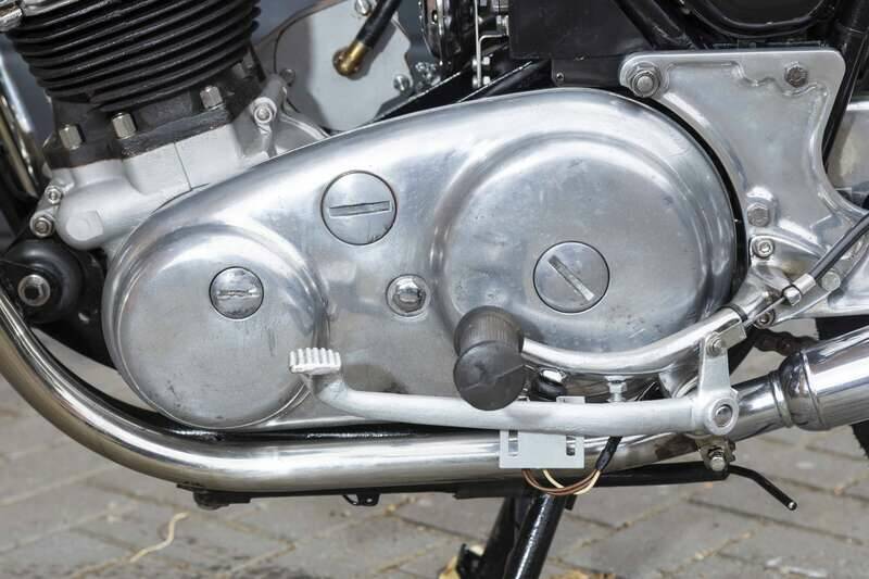 Image 9/30 of Norton Commando 750 Roadster (1972)