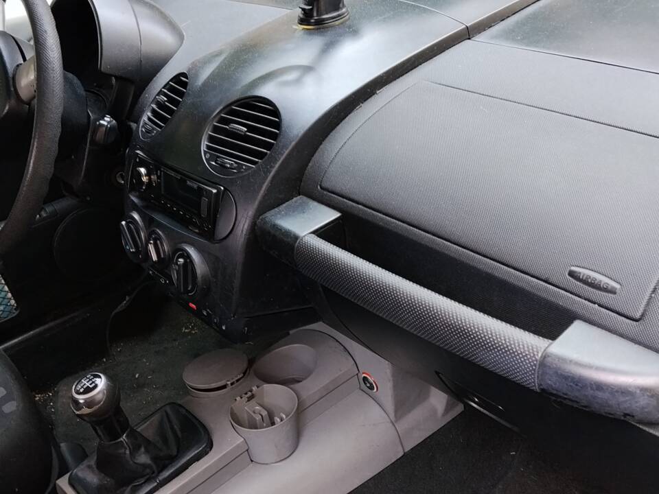 Afbeelding 4/6 van Volkswagen New Beetle 1.6 (2001)
