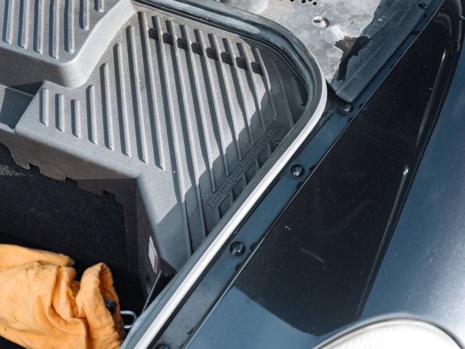 Imagen 14/50 de Porsche 911 Carrera 4 (2001)