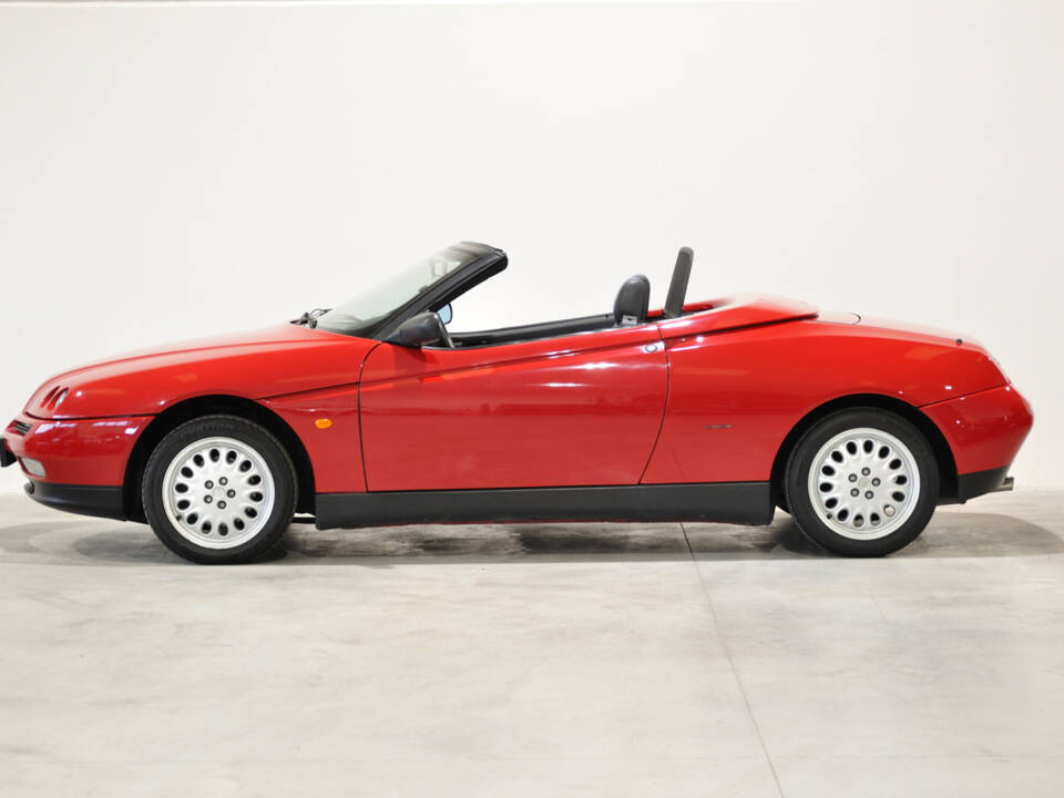 Immagine 12/32 di Alfa Romeo Spider 2.0 Twin Spark 16V (1996)