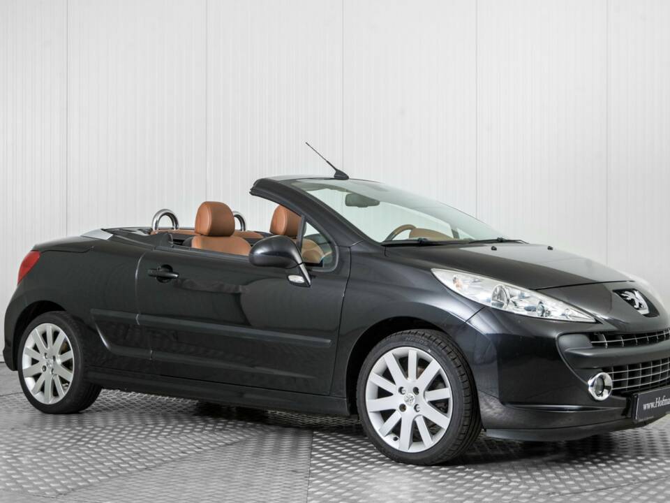 Image 5/50 de Peugeot 207 CC 1.6 VTi (2008)