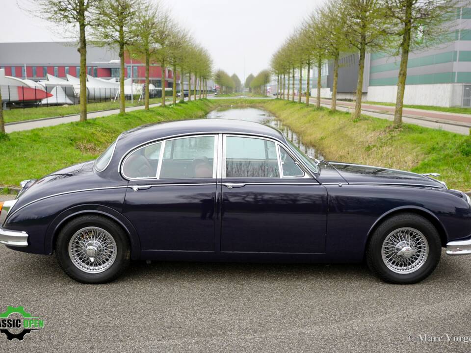 Image 24/42 of Jaguar Mk II 3.8 (1963)