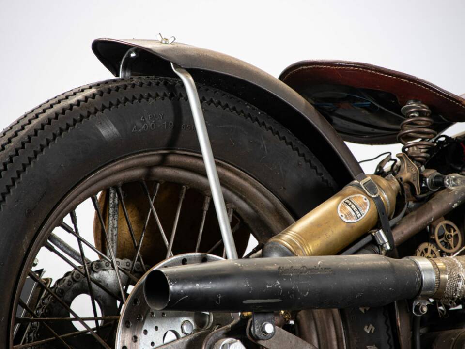 Image 17/50 of Harley-Davidson FXSTC 1340 Softail Custom (1989)