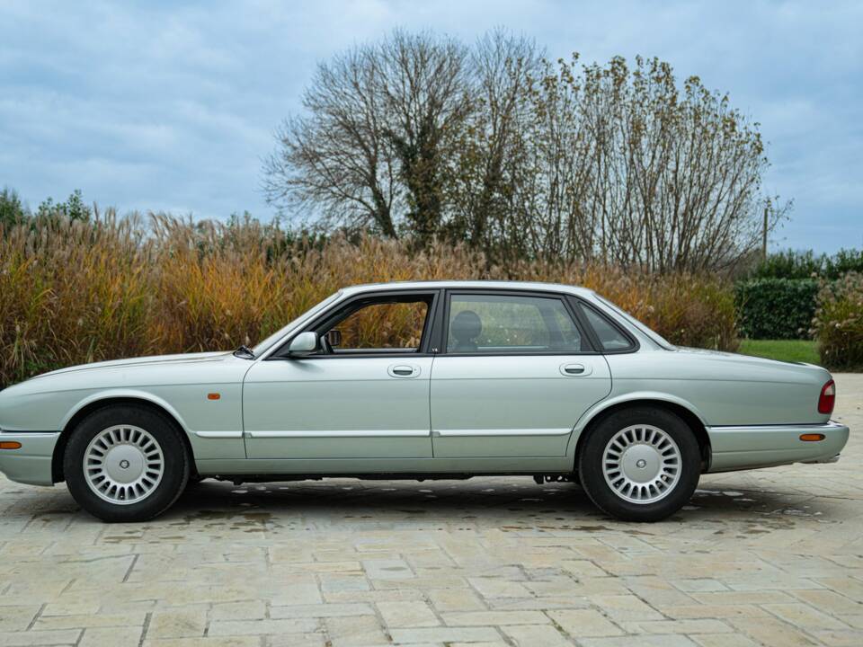 Afbeelding 5/50 van Jaguar XJ 8 Sovereign (1997)