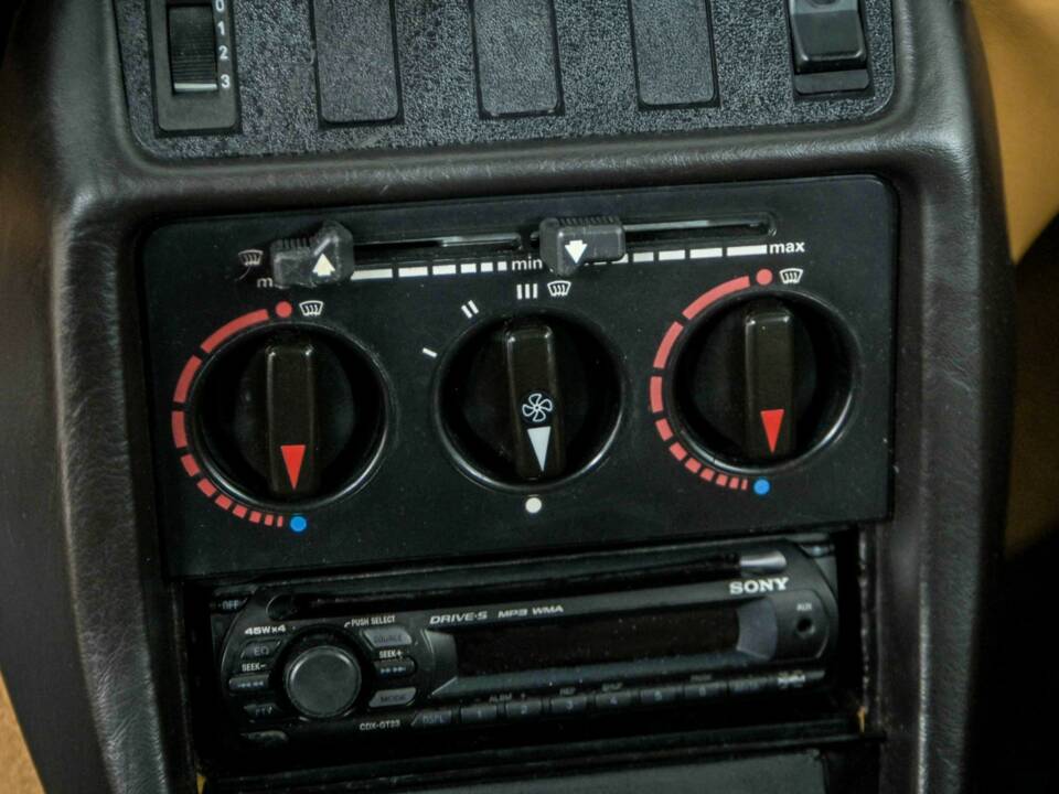 Image 24/50 of Mercedes-Benz 300 D (1980)