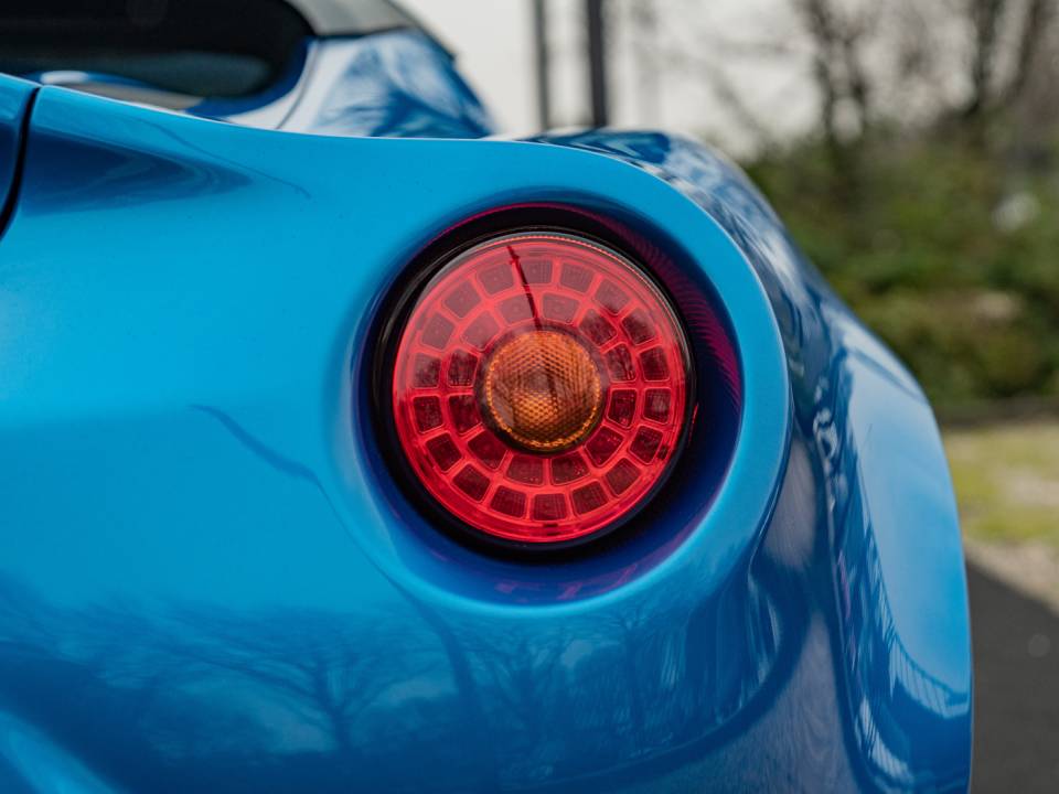 Image 11/50 of Alfa Romeo 4C Spider (2018)