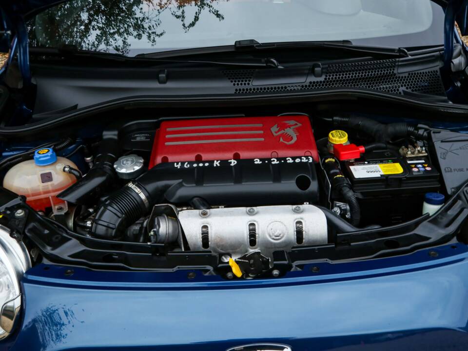 Image 31/50 of Abarth 595 Cabrio Italia (2011)