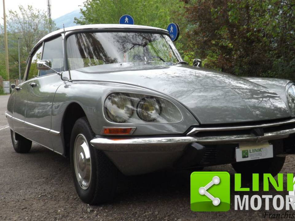 Bild 9/10 von Citroën DS 21 Pallas (1969)