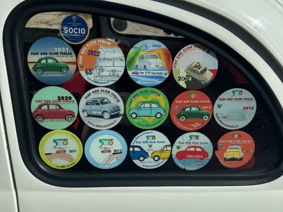 Image 22/32 of FIAT 500 R (1974)