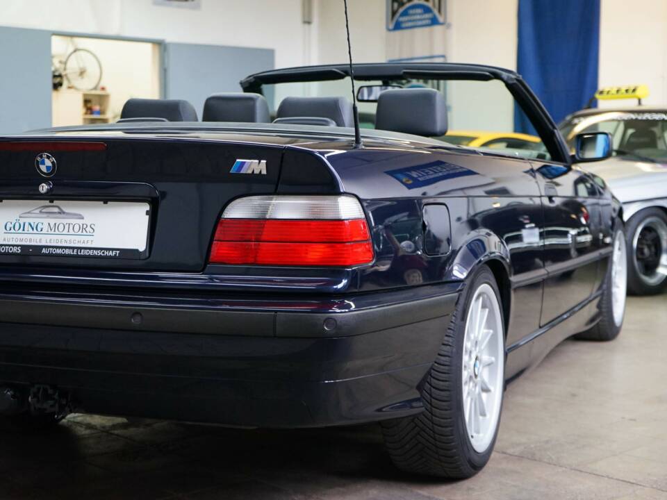 Image 16/36 of BMW 318i (1999)