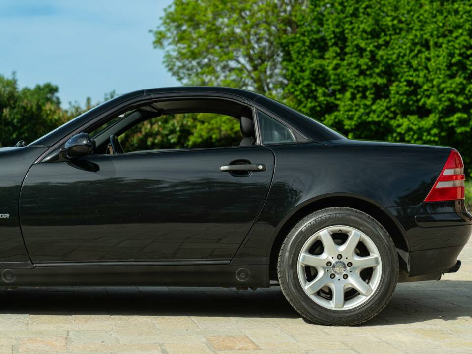 Image 13/50 of Mercedes-Benz SLK 200 Kompressor (1998)