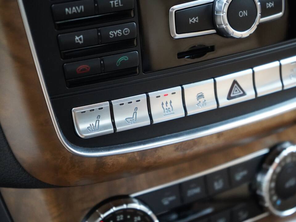 Image 8/17 of Mercedes-Benz G 500 (LWB) (2013)