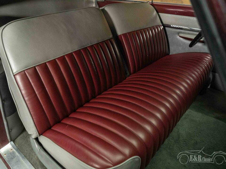 Image 14/19 of Mercury Monterey Hardtop (1953)