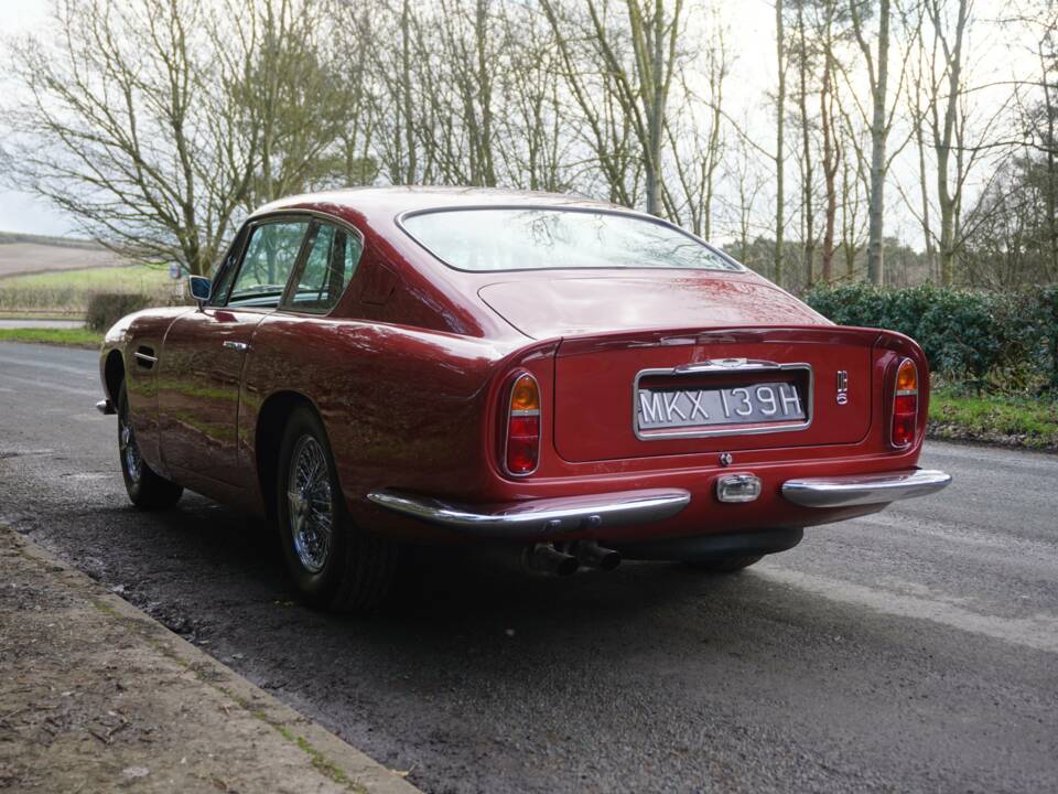 Afbeelding 4/18 van Aston Martin DB 6 Vantage (1969)
