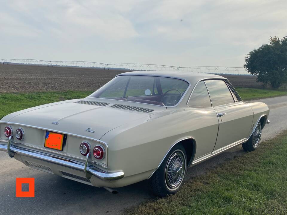 Image 5/13 of Chevrolet Corvair Monza (1965)