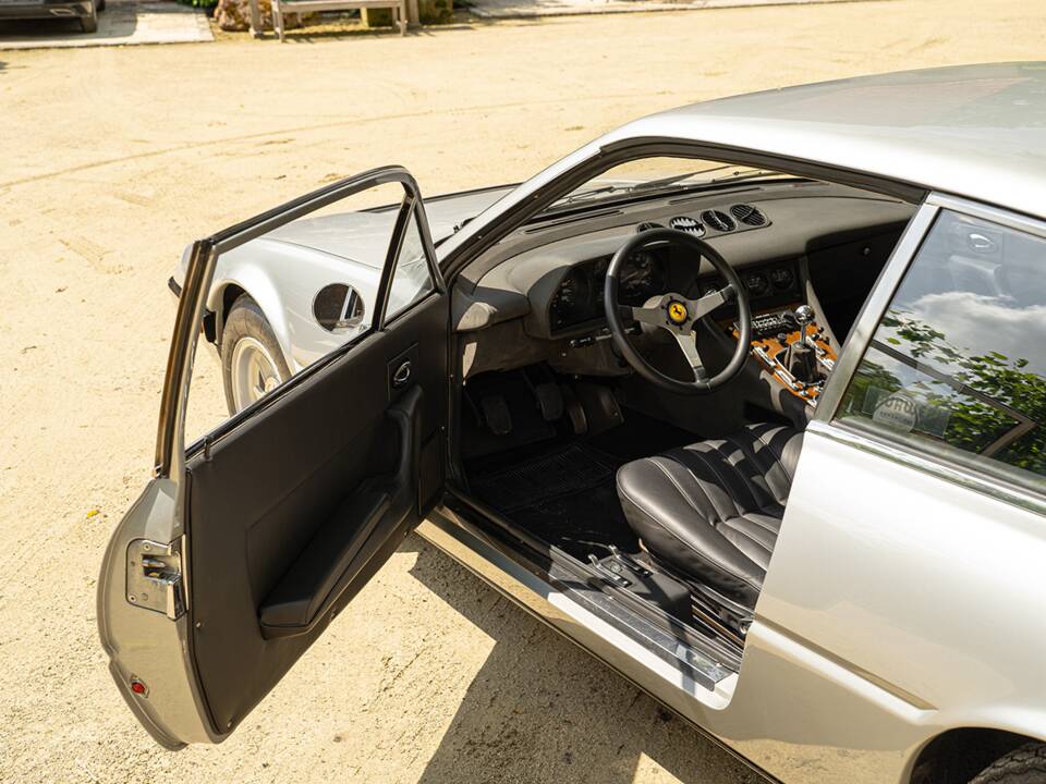 Bild 41/81 von Ferrari 365 GT4 2+2 (1973)