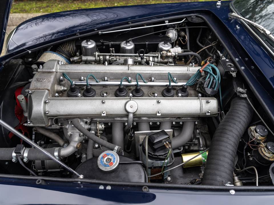 Bild 30/30 von Aston Martin DB 6 Mk II Volante (1970)