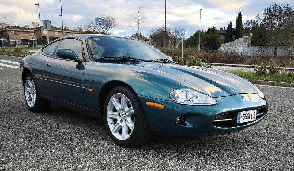 Bild 6/8 von Jaguar XK8 4.0 (1997)