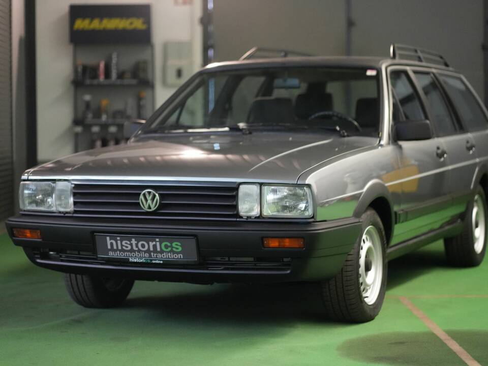 Bild 3/42 von Volkswagen Passat Variant 1.8 (1986)