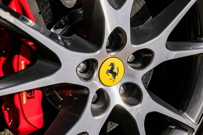 Image 38/44 de Ferrari California (2011)