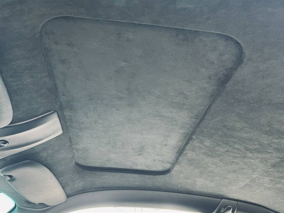 Image 20/39 of Porsche 911 Carrera 4S (2002)