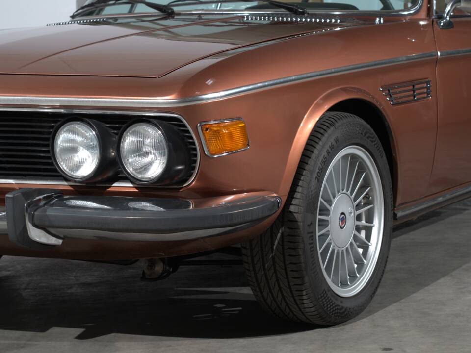 Image 7/41 of BMW 3.0 CS (1975)