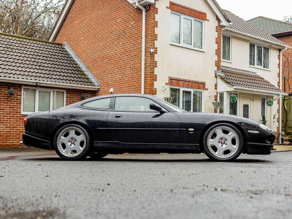 Afbeelding 20/50 van Jaguar XKR (1998)