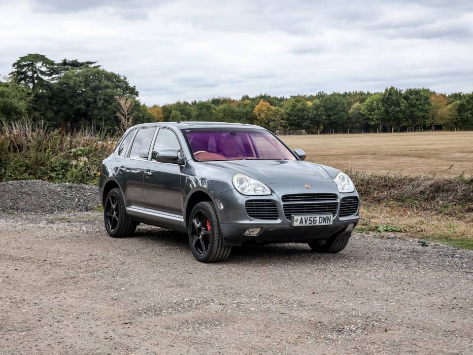 Bild 36/40 von Porsche Cayenne Turbo S (2006)