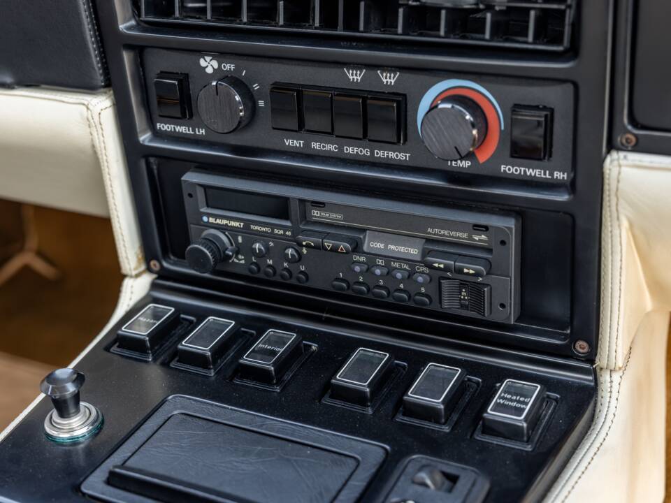 Bild 42/75 von Aston Martin V8 Zagato Vantage (1990)