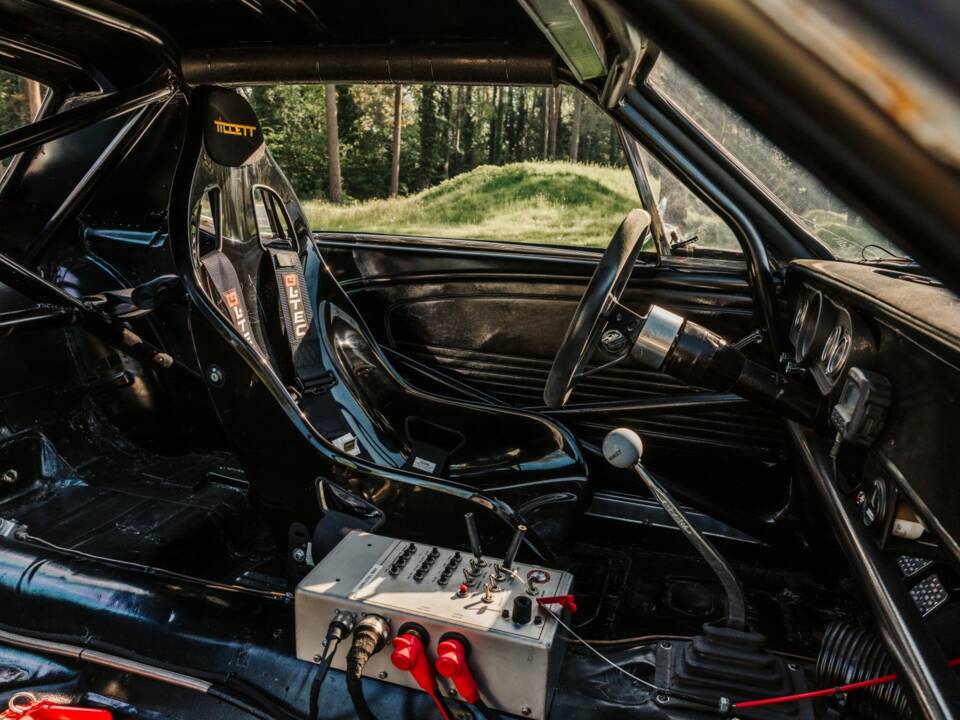 Image 13/20 of Ford Mustang Notchback (1965)