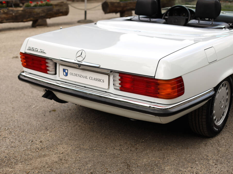 Image 64/85 of Mercedes-Benz 560 SL (1986)
