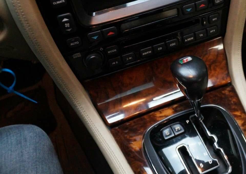 Bild 48/50 von Jaguar XJR Super V8 (2007)