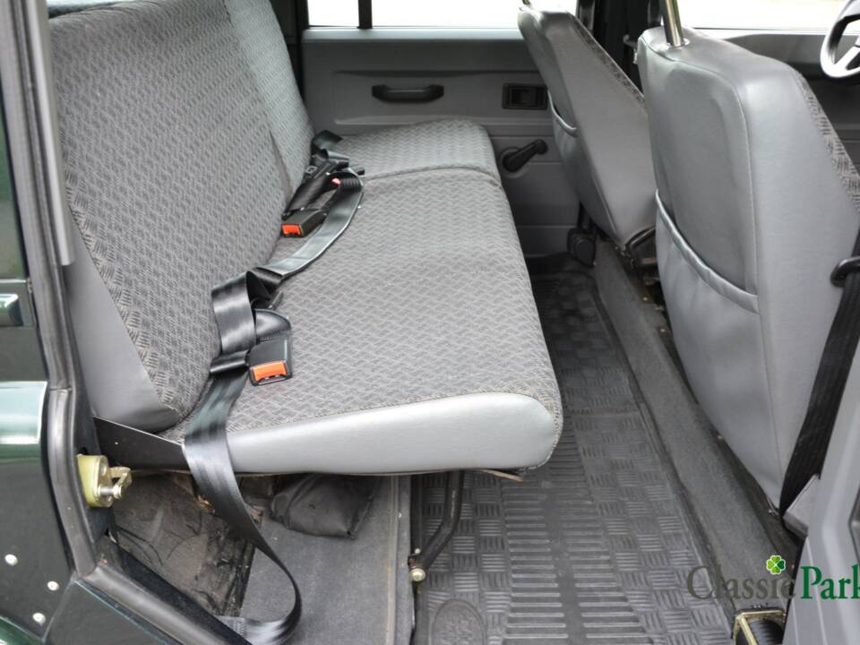 Afbeelding 26/50 van Land Rover Defender 110 Td5 (2000)