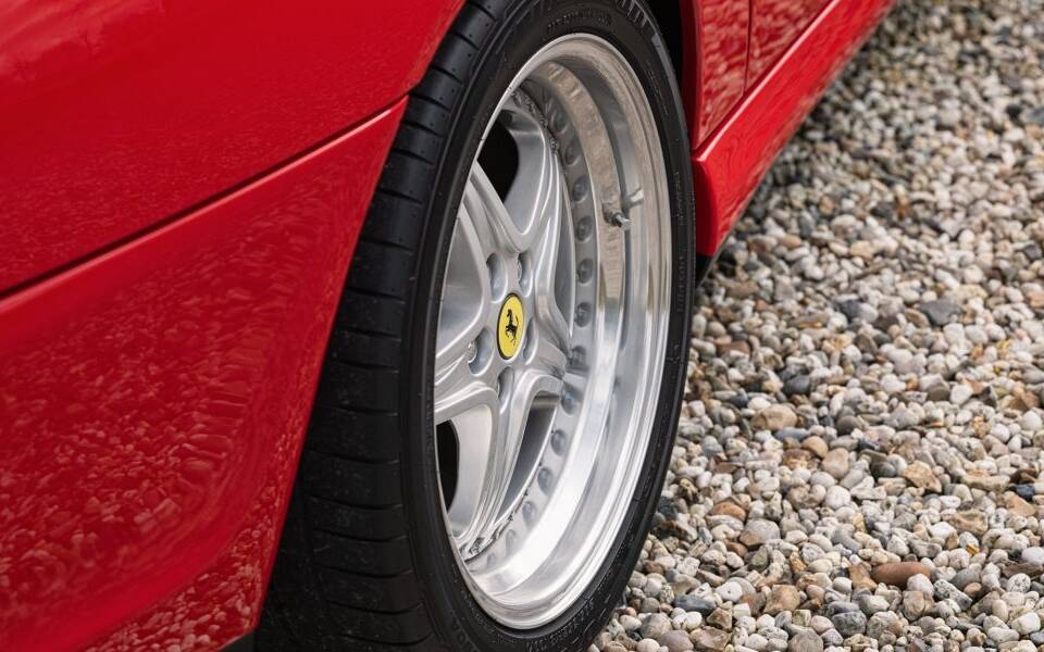 Bild 20/49 von Ferrari 550 Maranello (2000)