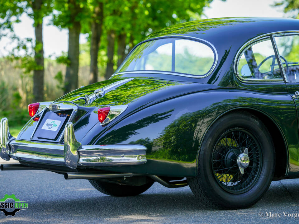 Image 40/53 of Jaguar XK 150 FHC (1958)