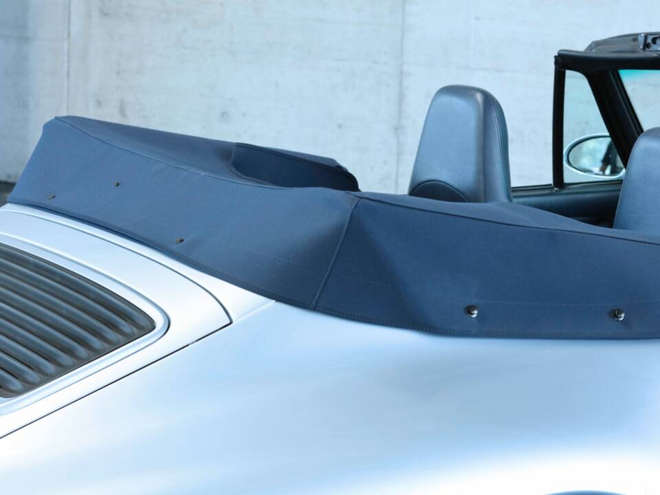 Bild 45/50 von Porsche 911 Carrera (1995)