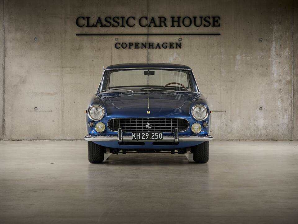Imagen 12/100 de Ferrari 250 GT 2+2 (1963)