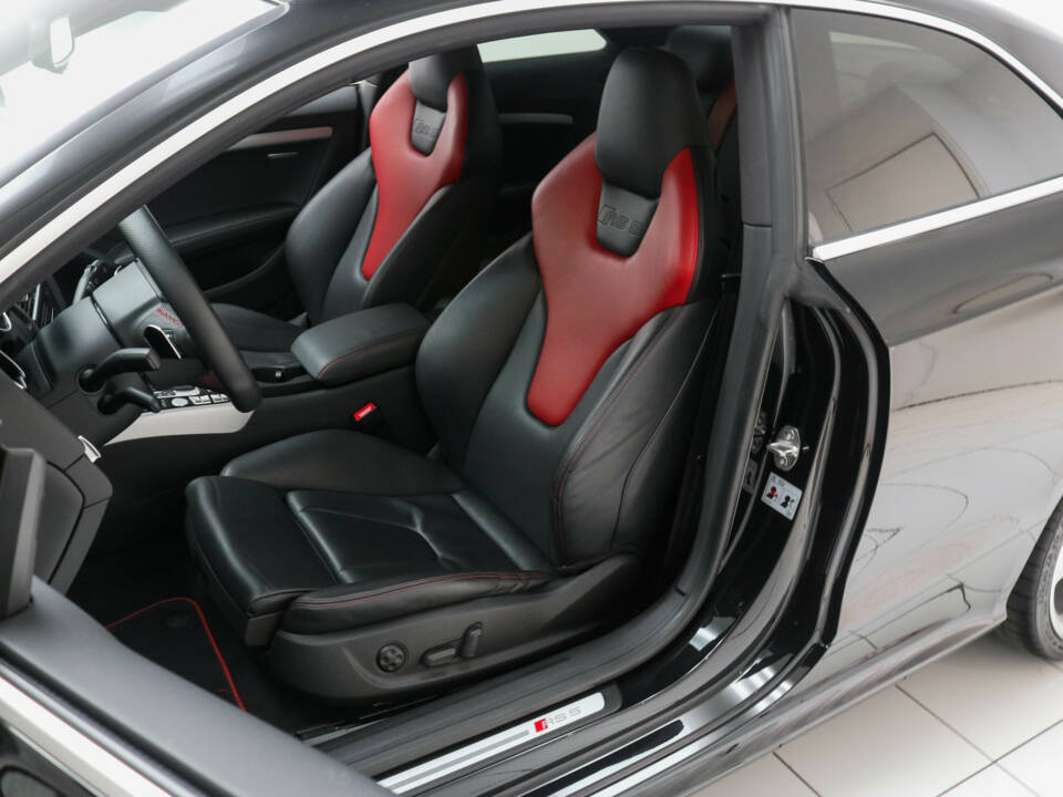 Image 6/13 de Audi RS5 (2011)